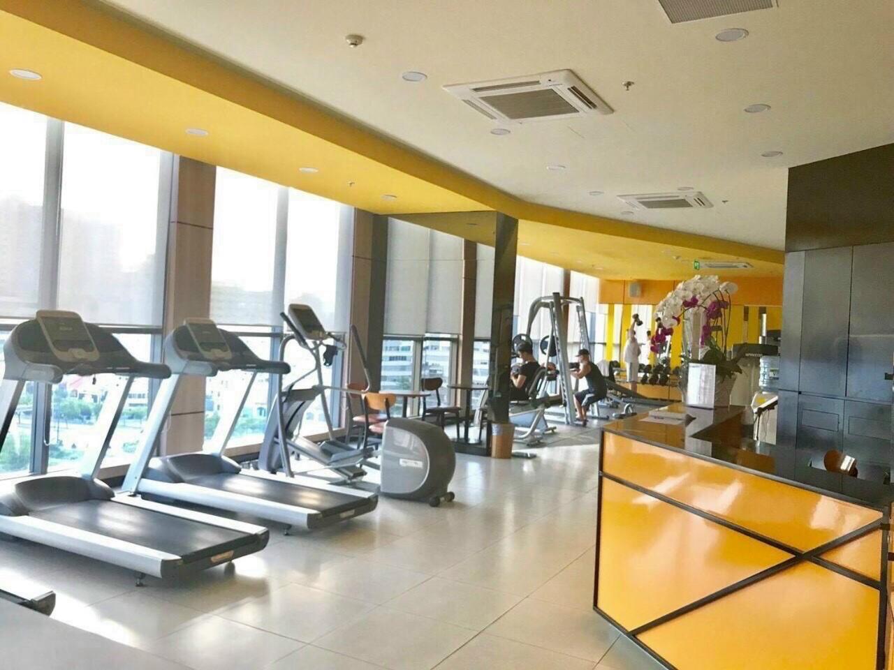 Ho 1 Phong Sang Trong , Hien Dai Sunrise - Jennyhomes Apartment