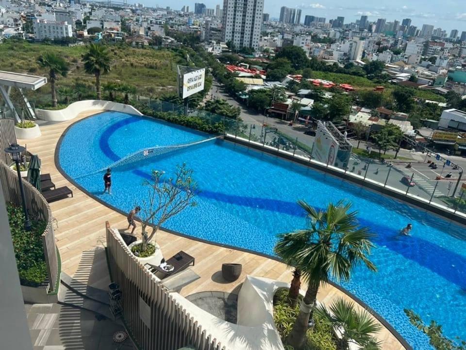 Ho 1 Phong Sang Trong , Hien Dai Sunrise - Jennyhomes Apartment