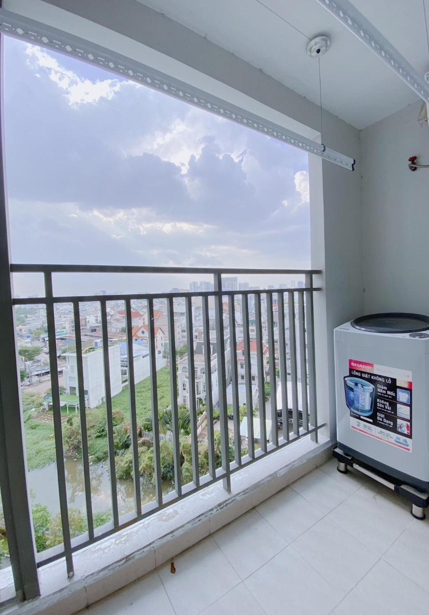 Apartment Ho 1 Phong Sang Trong , Hien Dai Sunrise - Jennyhomes