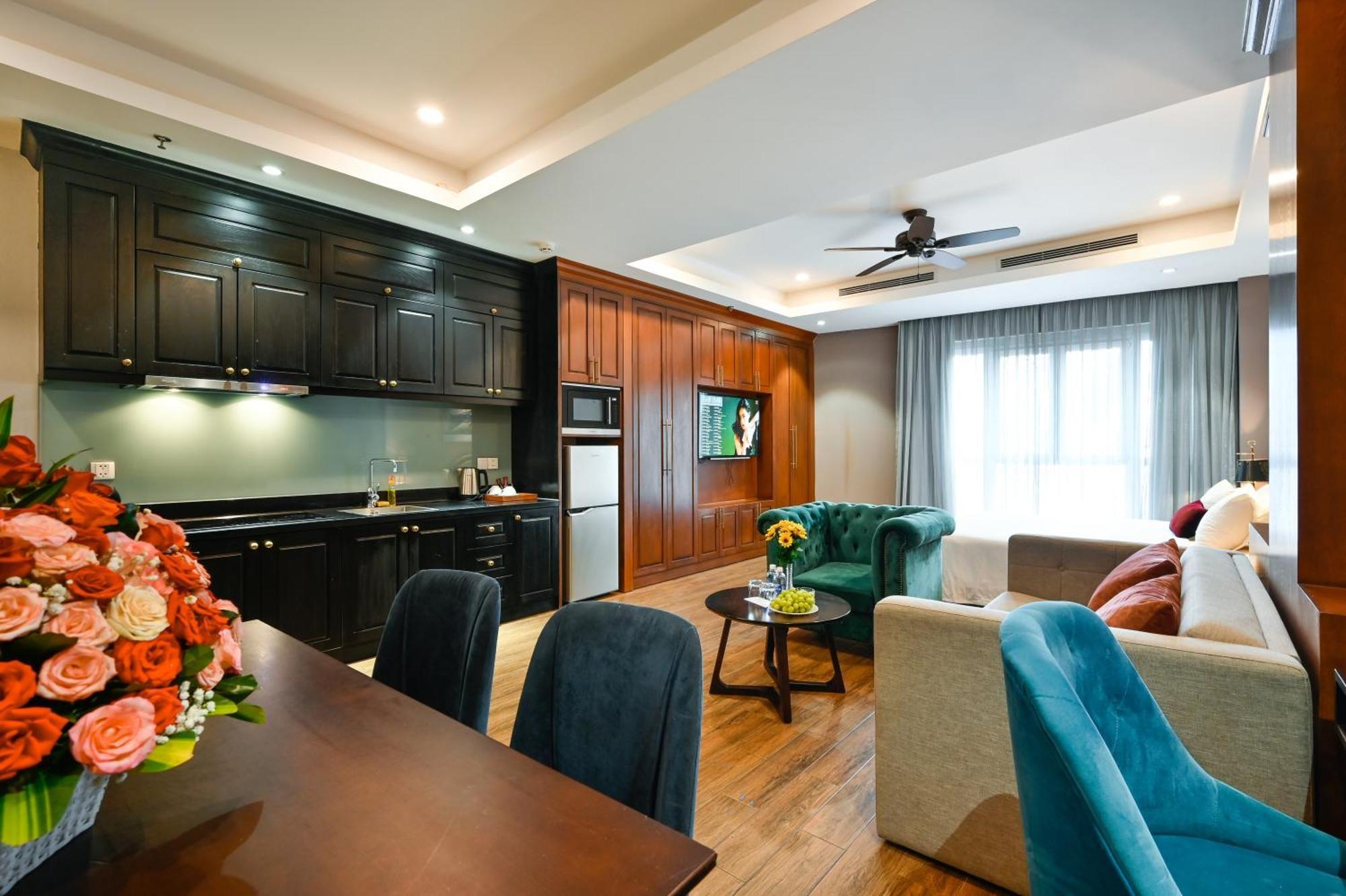 Sam Royal Aparthotel 4*