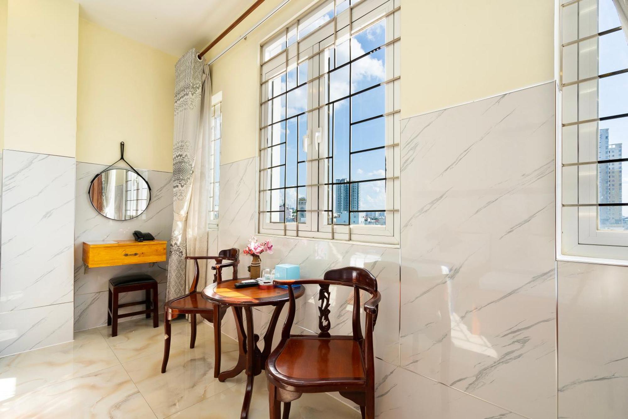 Mai Phuong - Ruby Saigon Hotel 2*