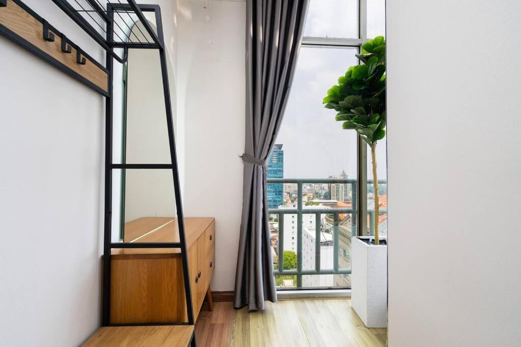 Apartment The Rixx Japantown Lancaster Bathtub Netflix Bar