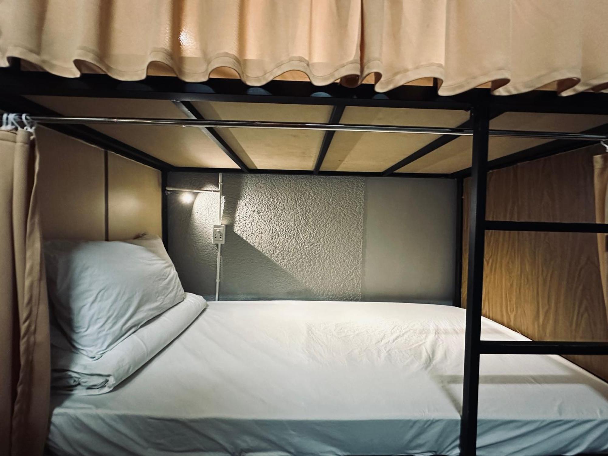 Alleyway (adults Only) Hostel