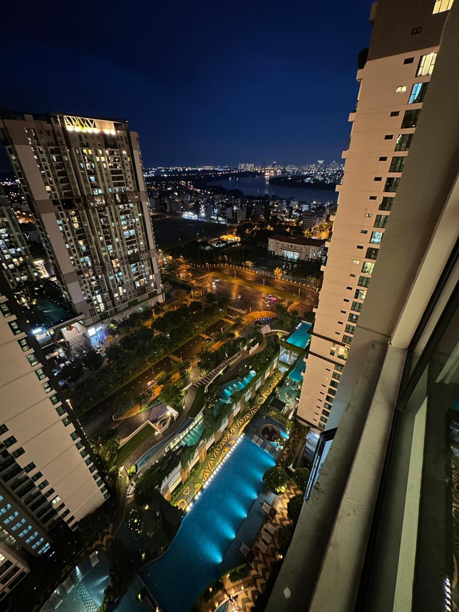 Feliz Luxurry Duplex Saigon Apartment