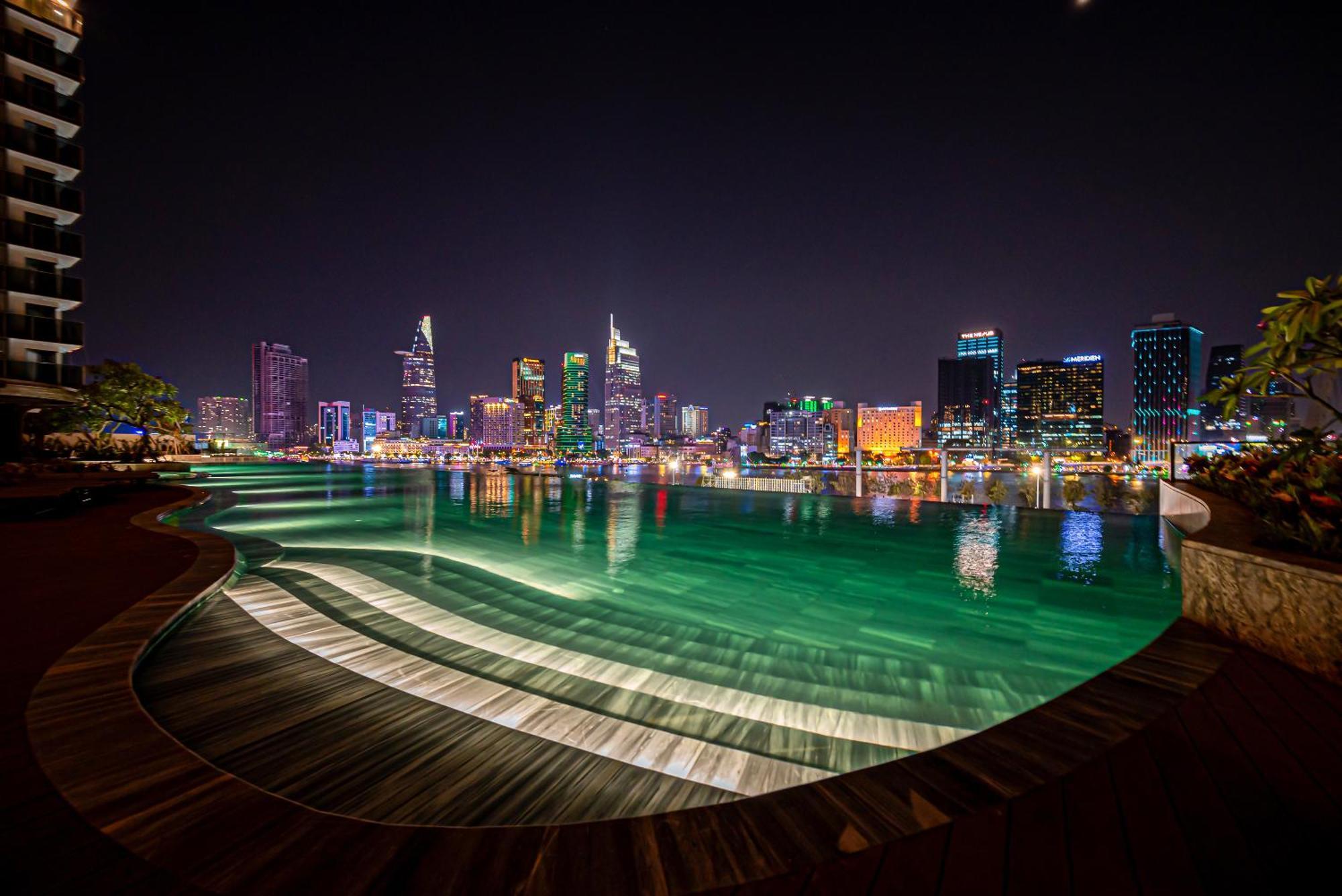 Opera Saigon *