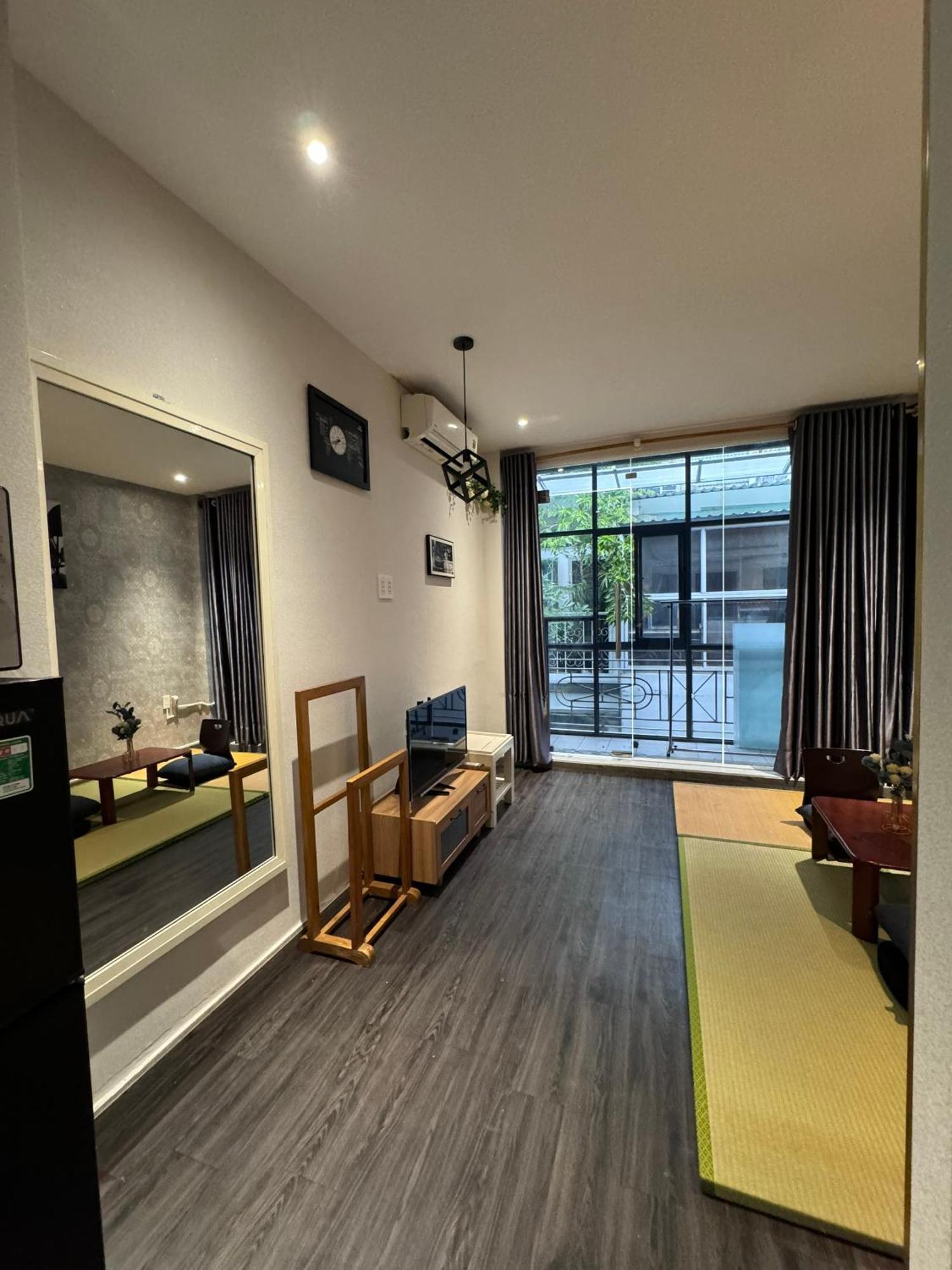 Luxe Inside Quiet Alley