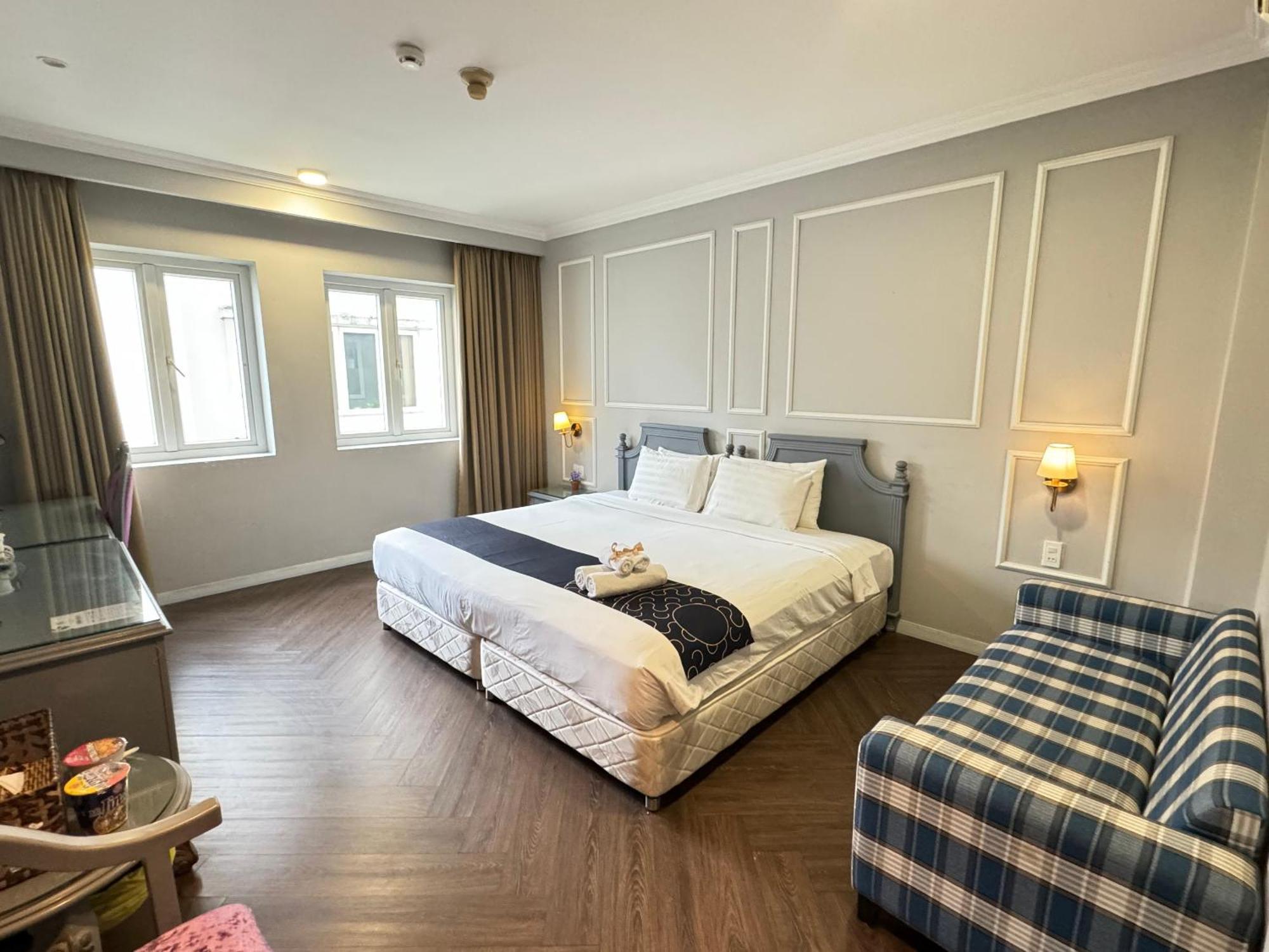 Sabina - Stellar Boutique 3*