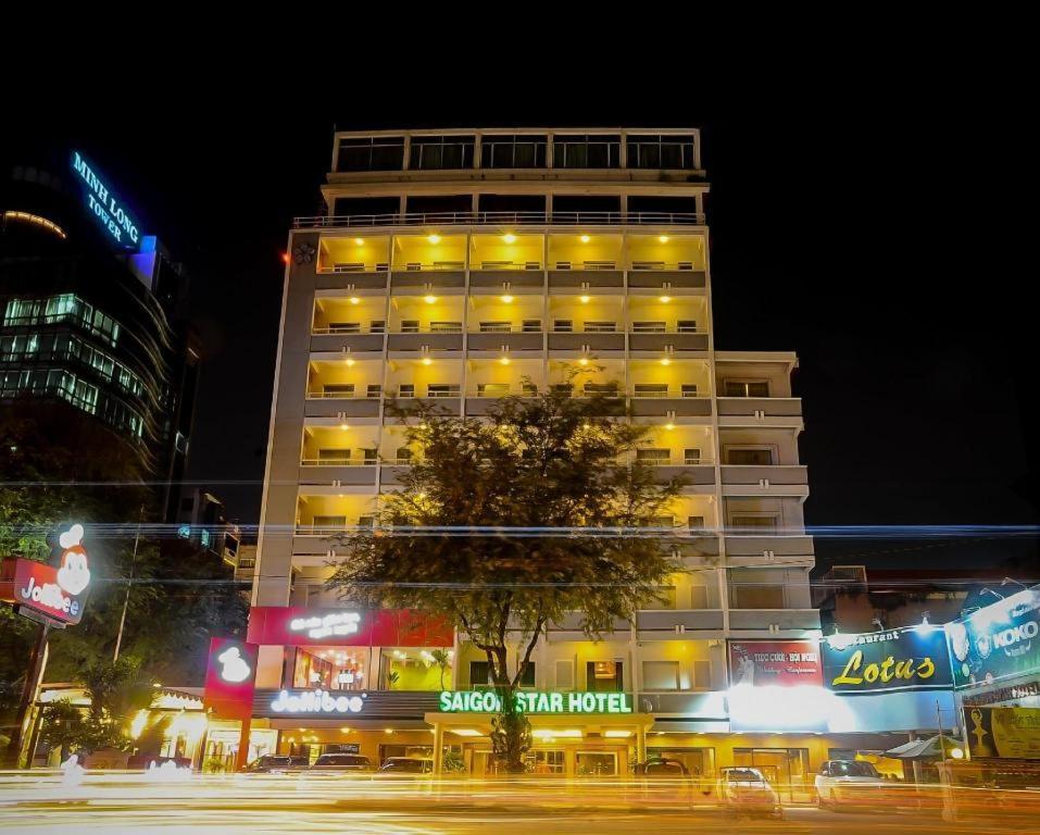 Saigon Star Hotel 4*