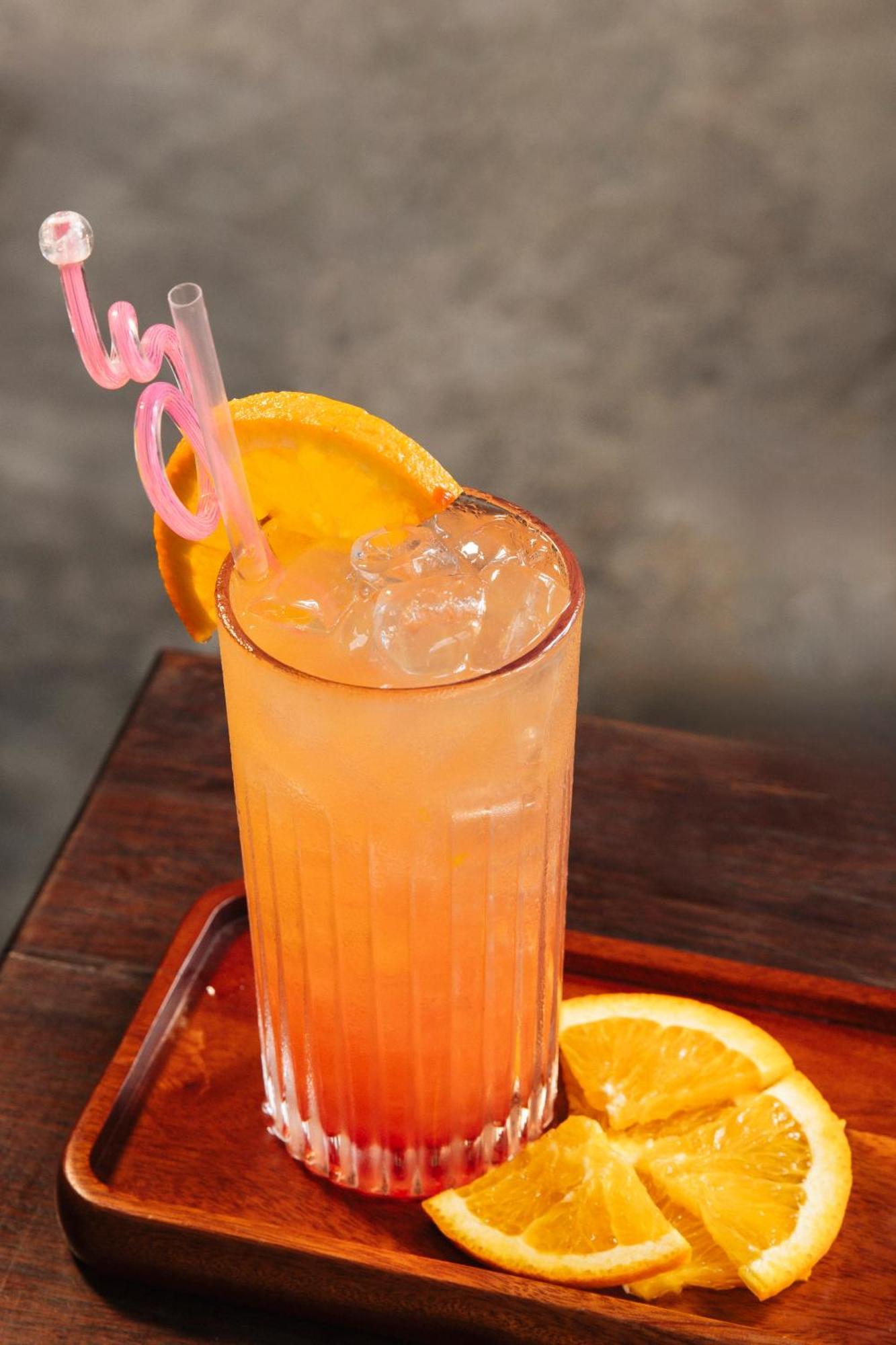 9 And Bar *