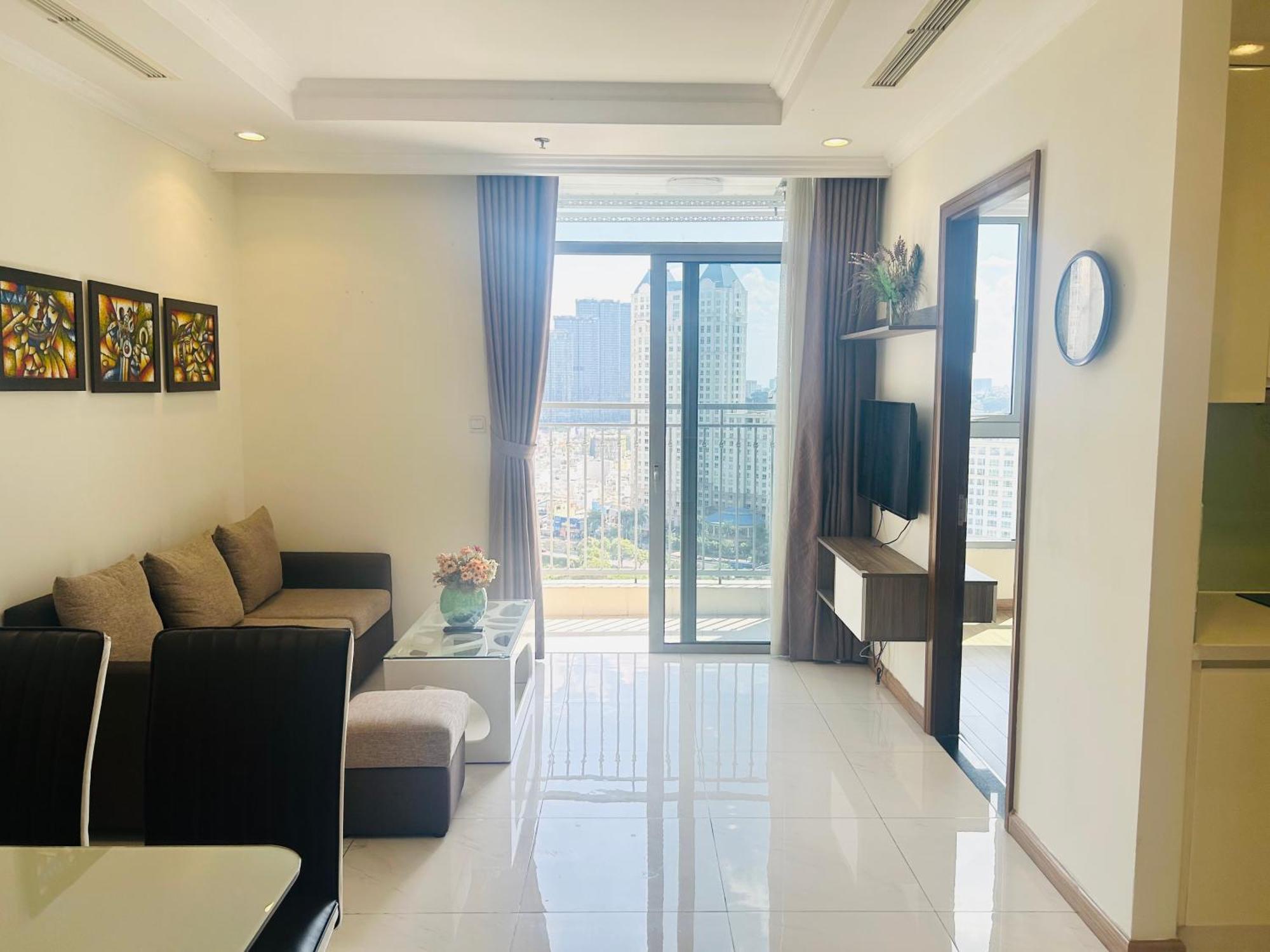 Apartment Luxhomes Saigon - Vinhomes Park Ho Chi Minh City