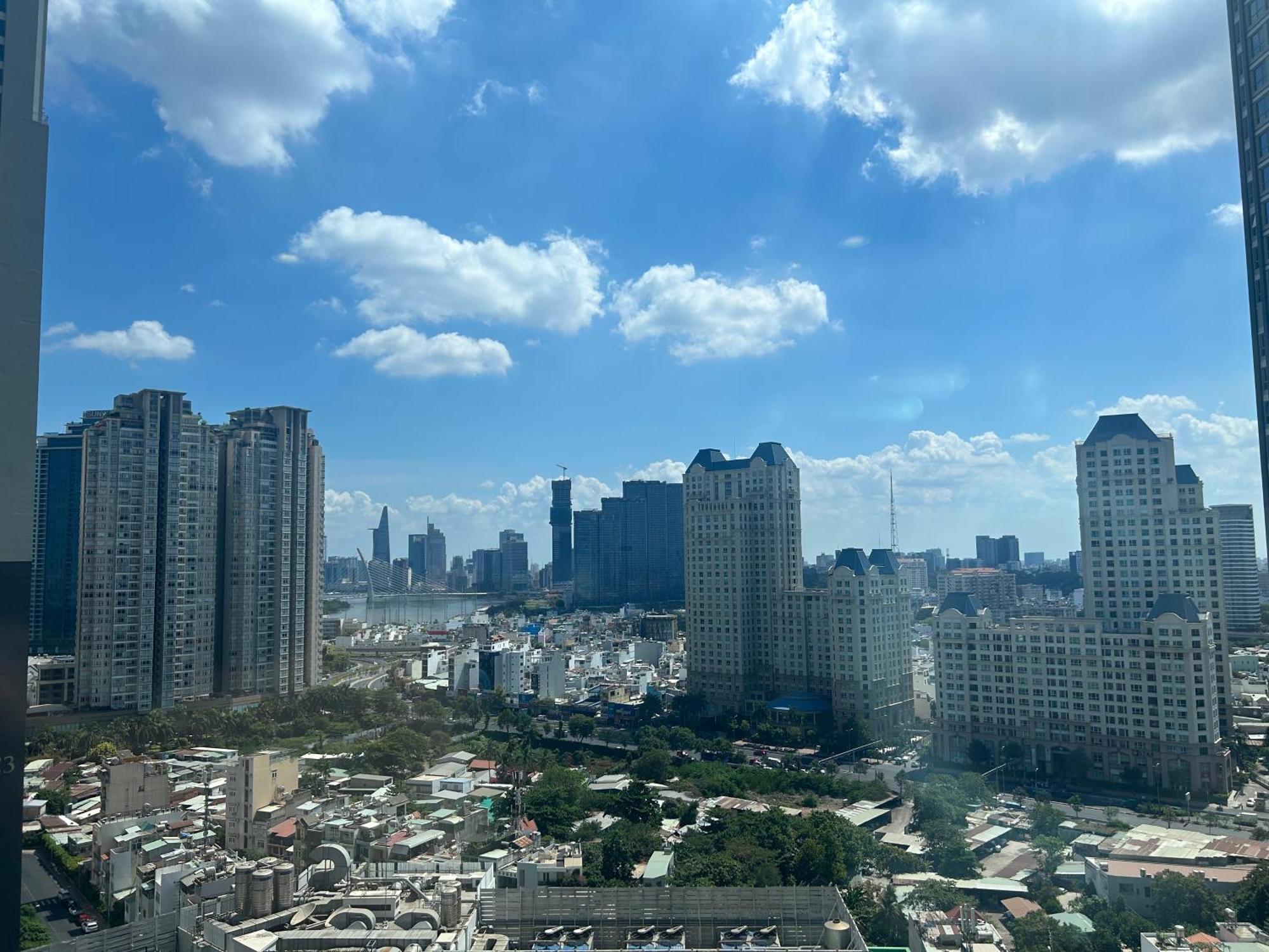 Luxhomes Saigon - Vinhomes Park *
