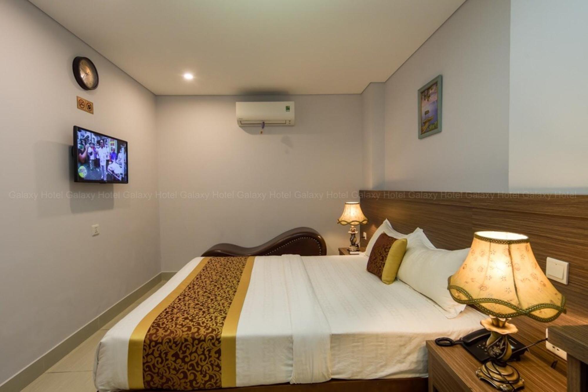 Hotel Galaxy Airport 2*