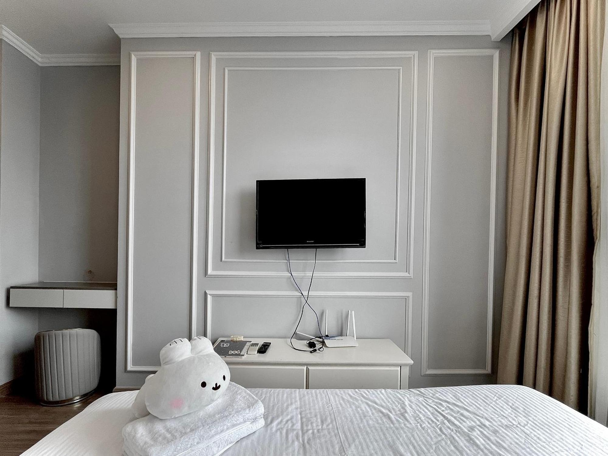 Landmark Luxury - Luna