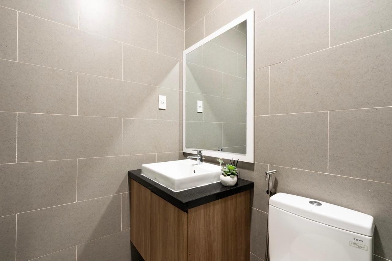 Khách sạn hẻo lánh Homestay In City Center TP. Hồ Chí Minh