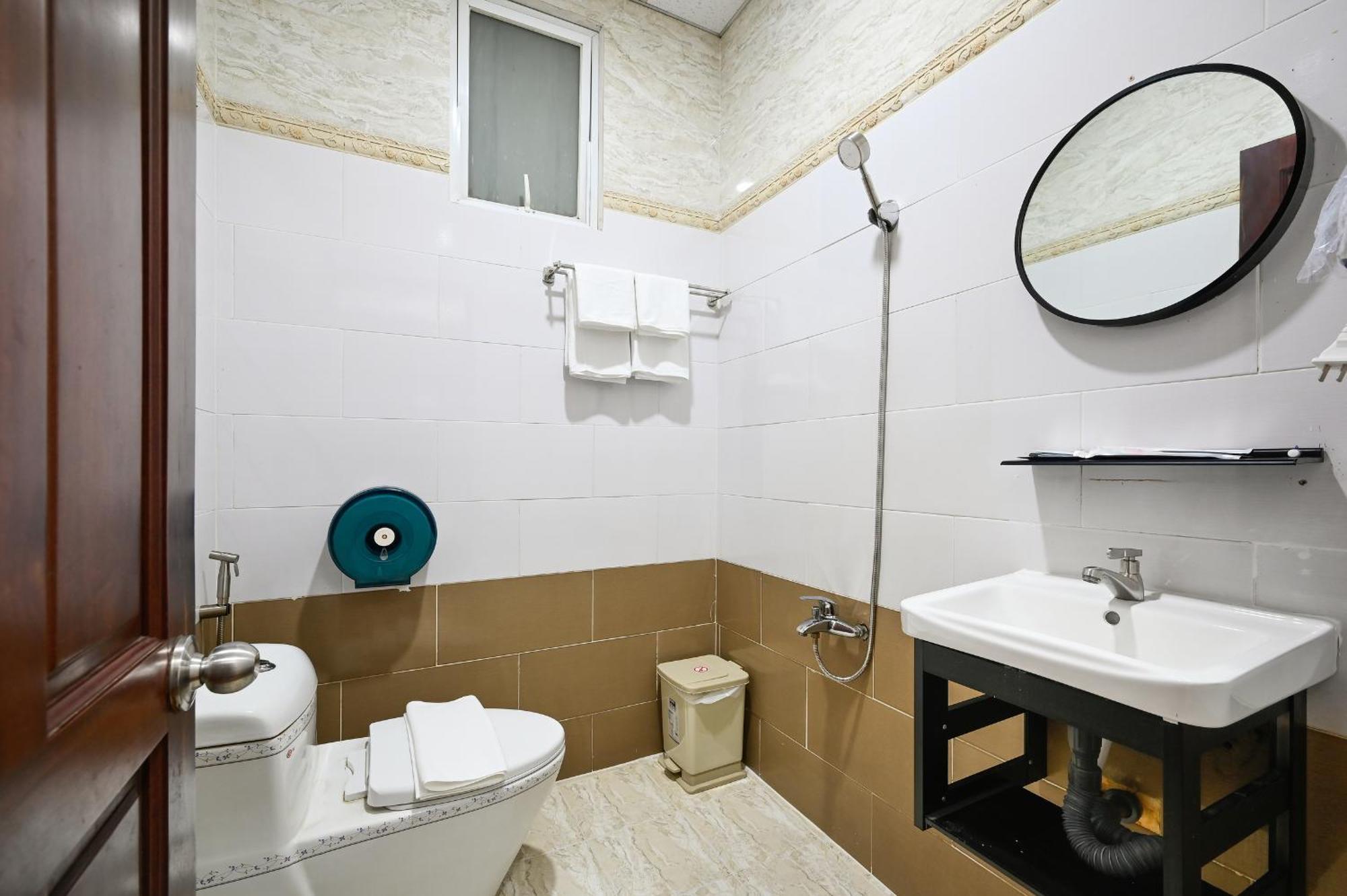Hotel Sunrise Airport 3*