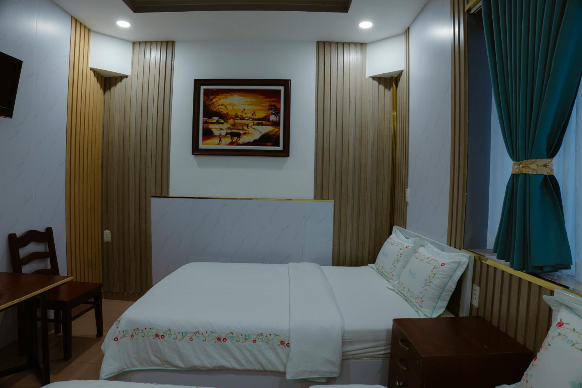 Hoang Son Hotel *