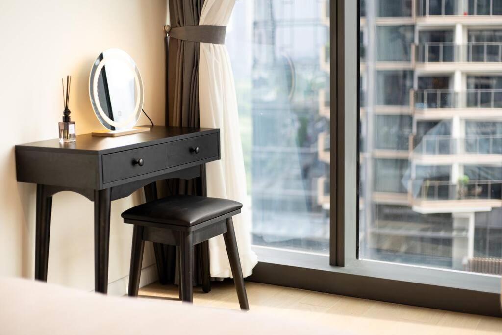 Opera 2pn Metropole Quan 2 View Song Pool Gym Apartment *