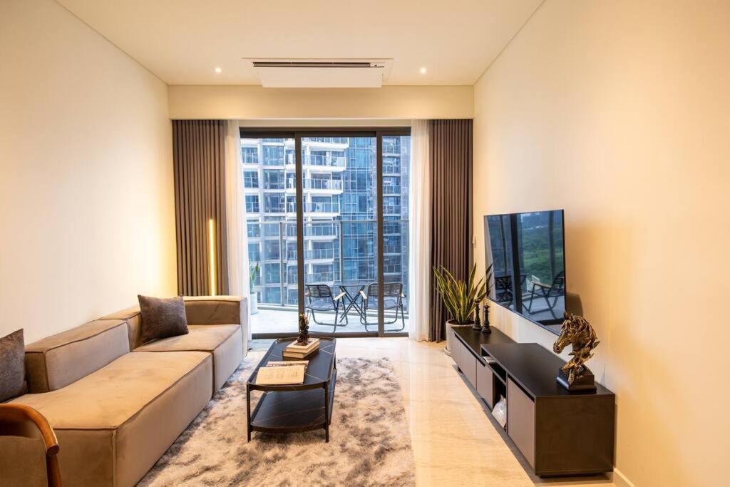 Opera 2pn Metropole Quan 2 View Song Pool Gym * Ho Chi Minh City