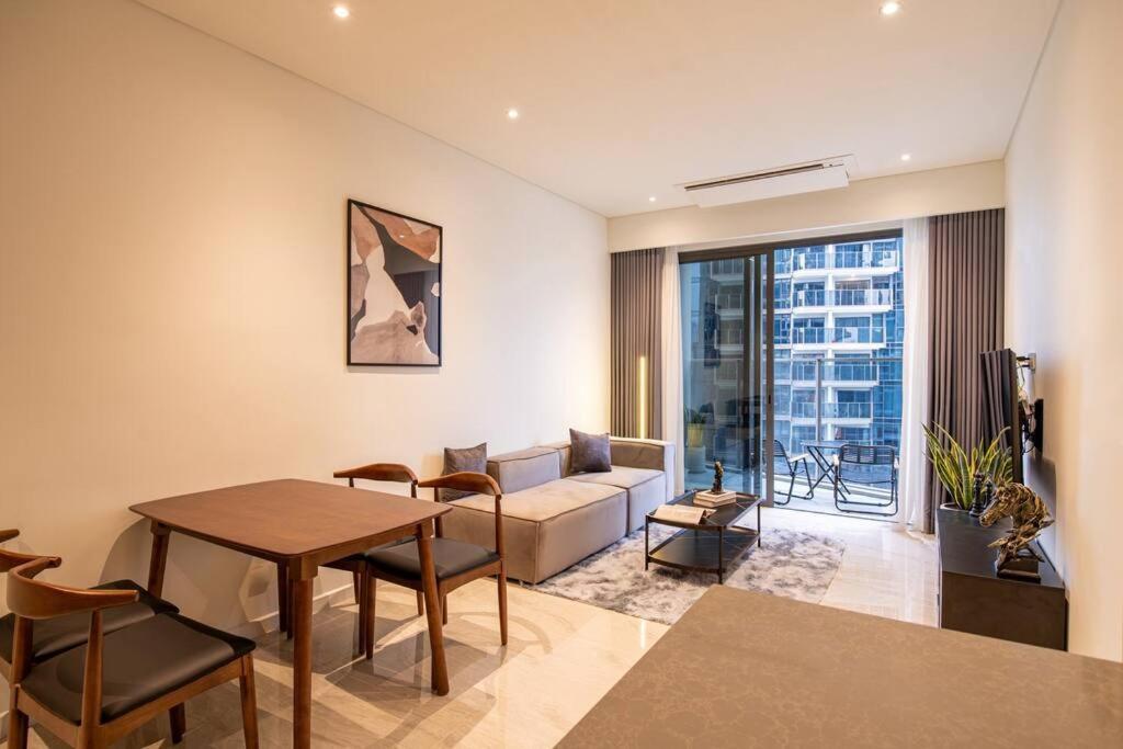 Apartment Opera 2pn Metropole Quan 2 View Song Pool Gym Ho Chi Minh City