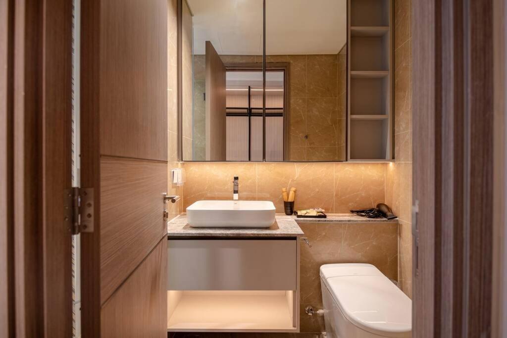 Opera 2pn Metropole Quan 2 View Song Pool Gym Apartment *