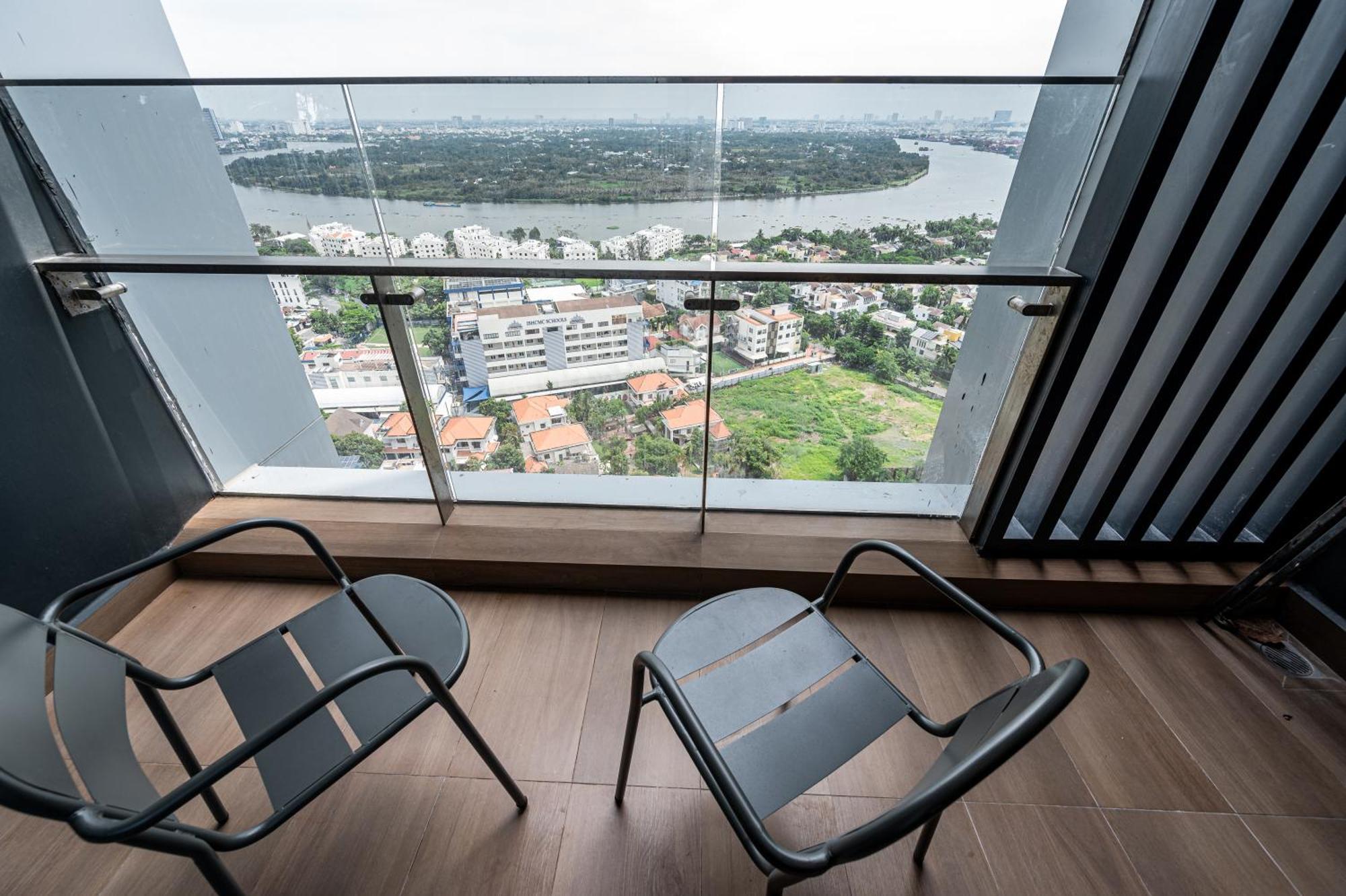 Căn hộ Lumiere Riverside - Raymond Holm - Luxurious 5-star
