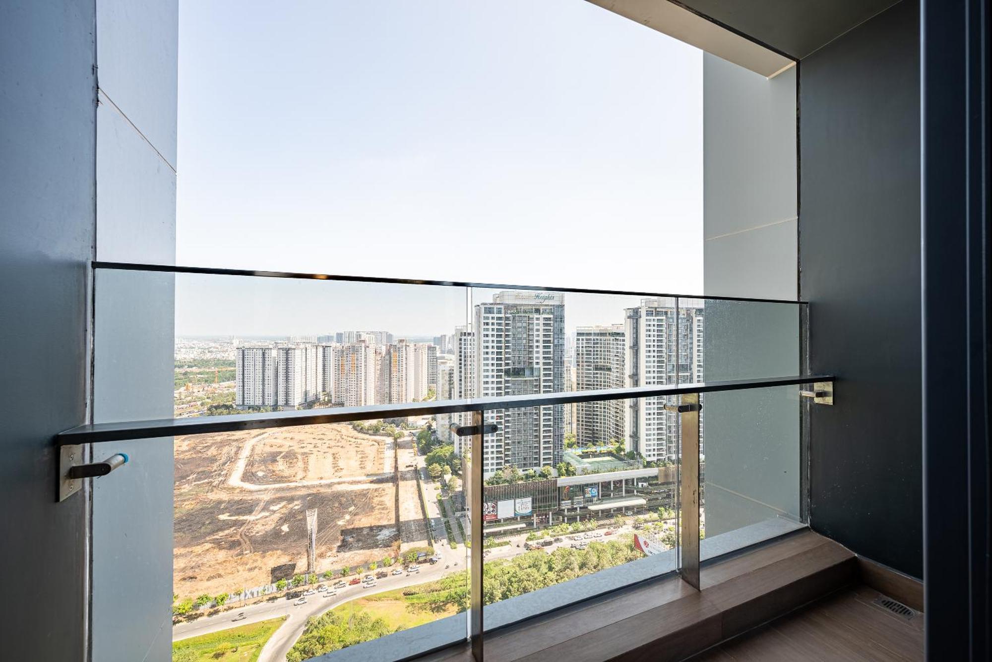 Lumiere Riverside Condotel In Hcmc * Ho Chi Minh City