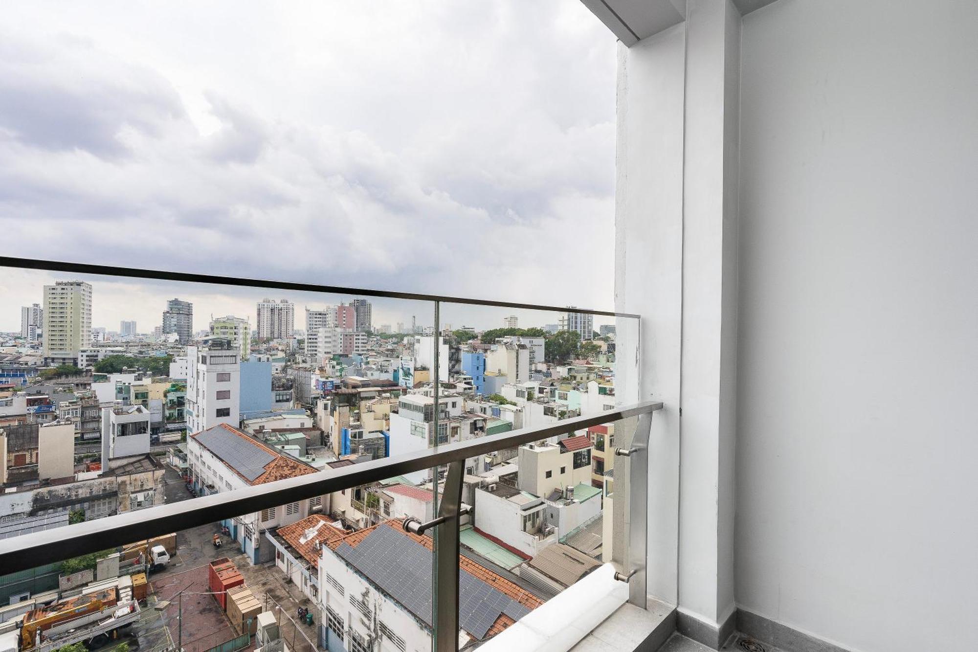 Modern District 1 2br&3br D1&zenity Outdoor Jacuzzi Pool Ho Chi Minh City