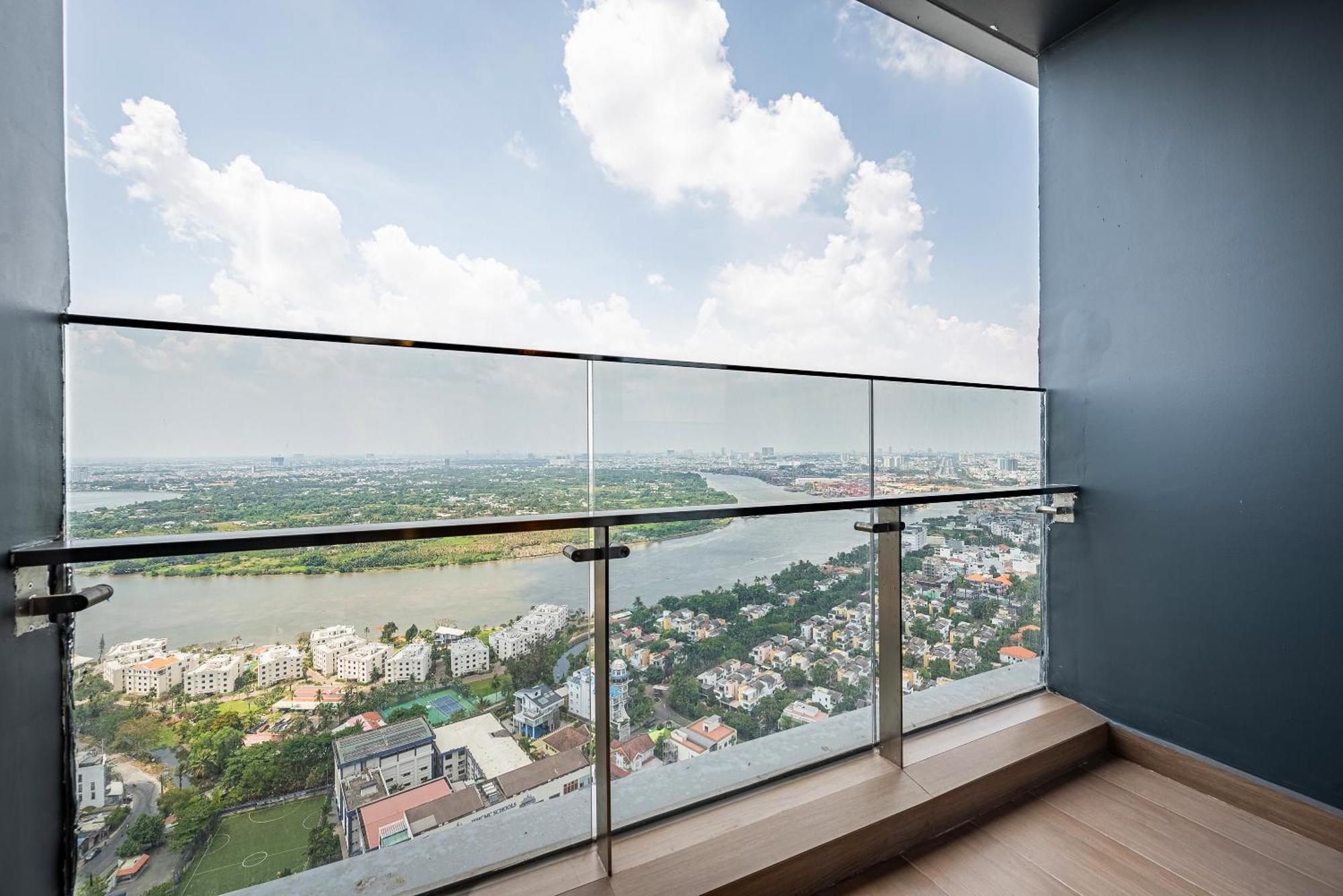 Lumiere Riverside Condotel In Hcmc * Ho Chi Minh City