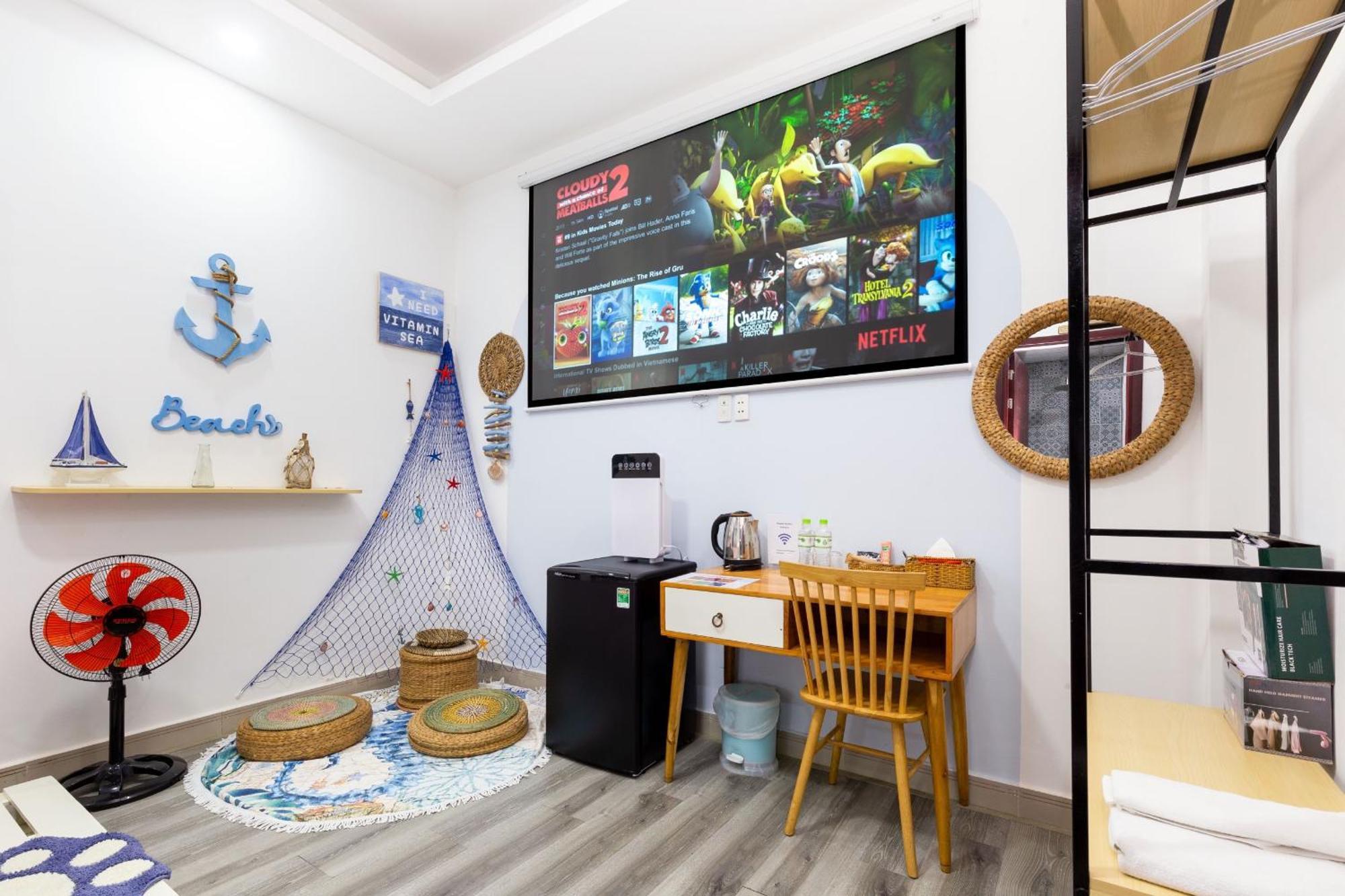 Sweet Homes - Netflix & Walkin To Bui Vien Homestay