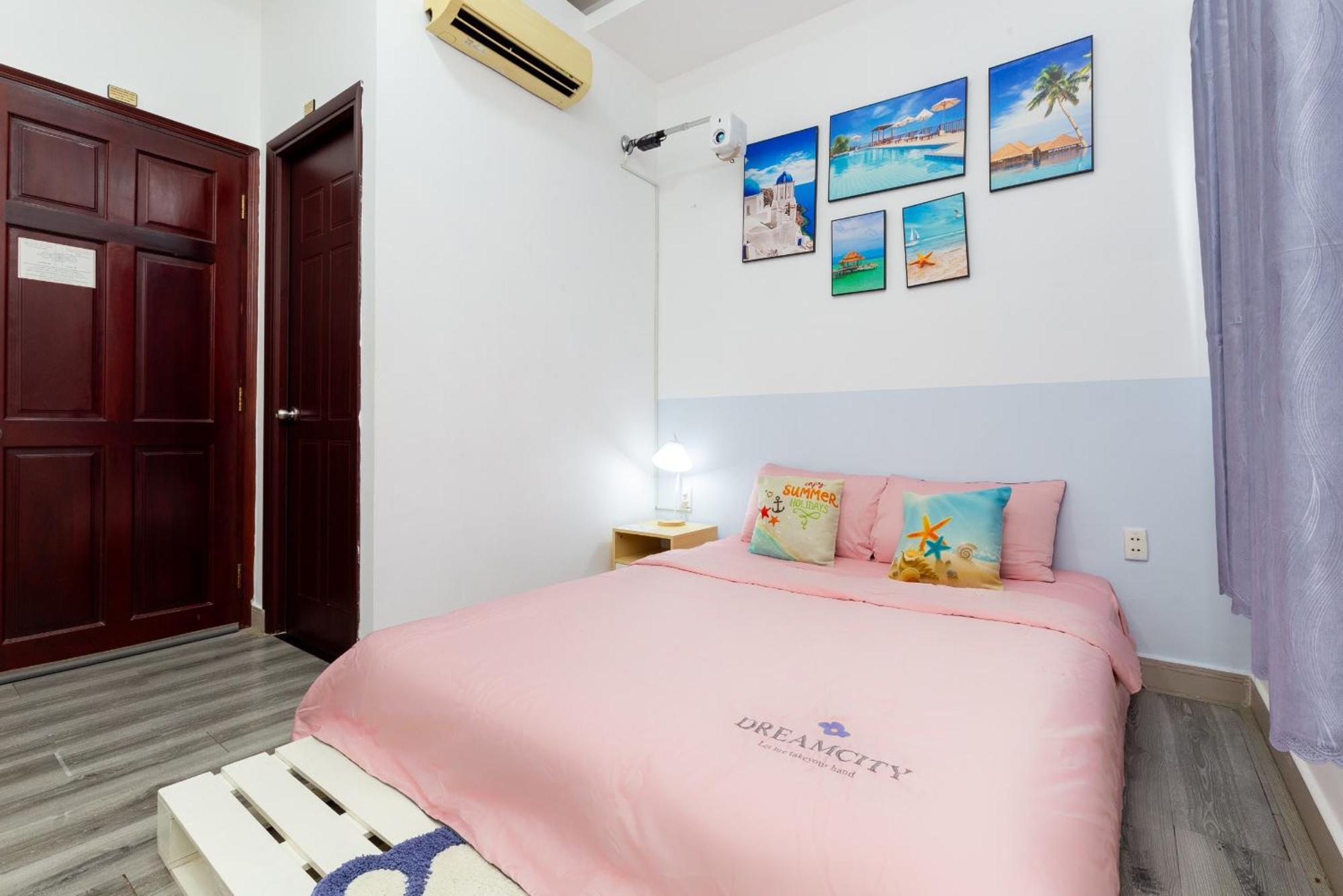 Sweet Homes - Netflix & Walkin To Bui Vien Bandar Ho Chi Minh