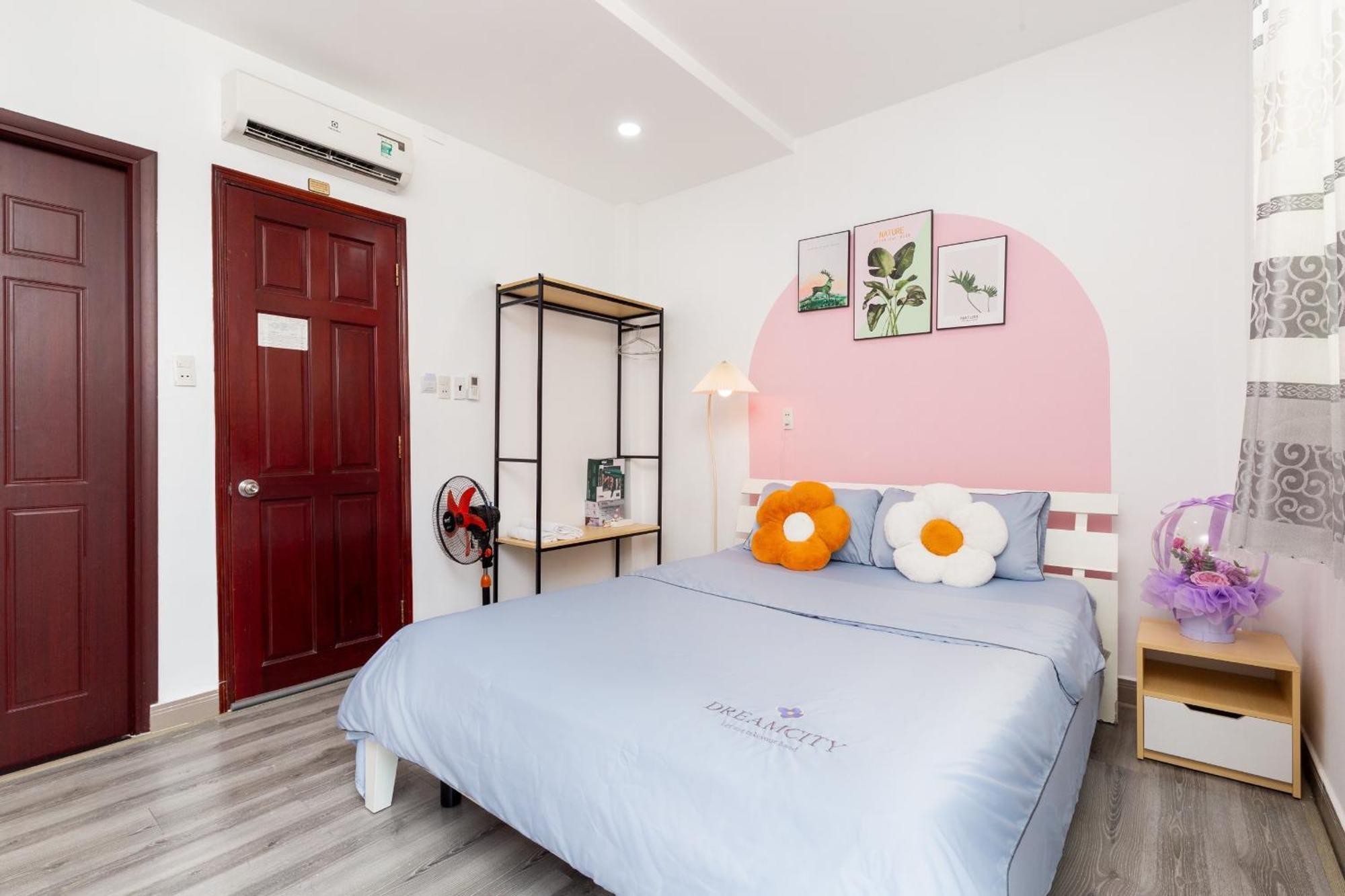 Sweet Homes - Netflix & Walkin To Bui Vien * Bandar Ho Chi Minh