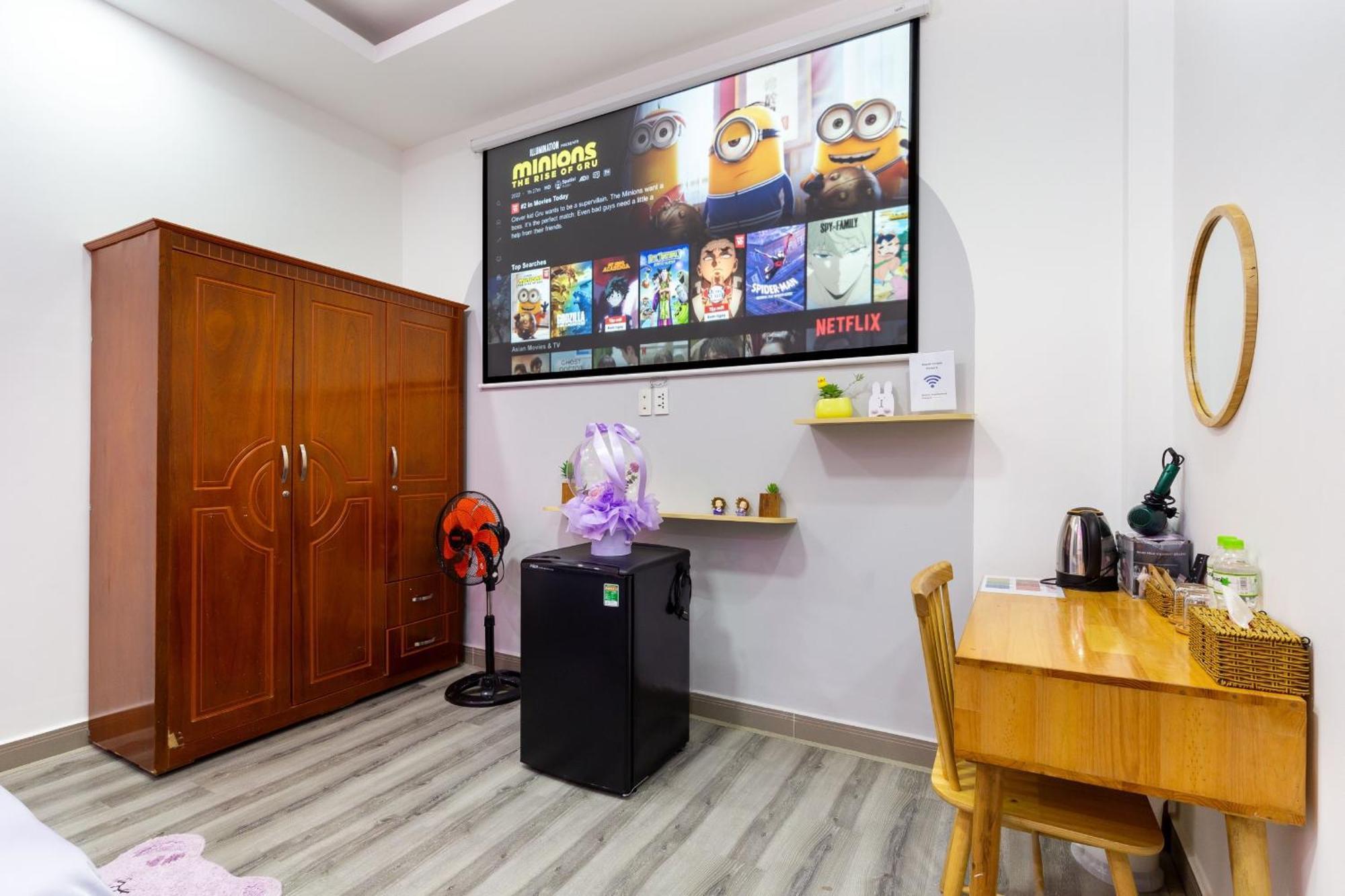 Sweet Homes - Netflix & Walkin To Bui Vien Homestay *