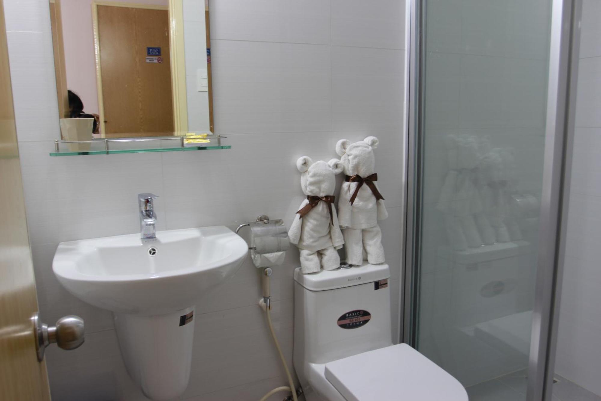 Guest house Quang Saigon Hotel- 40-7 Bui Vien-walking Street Ho Chi Minh City