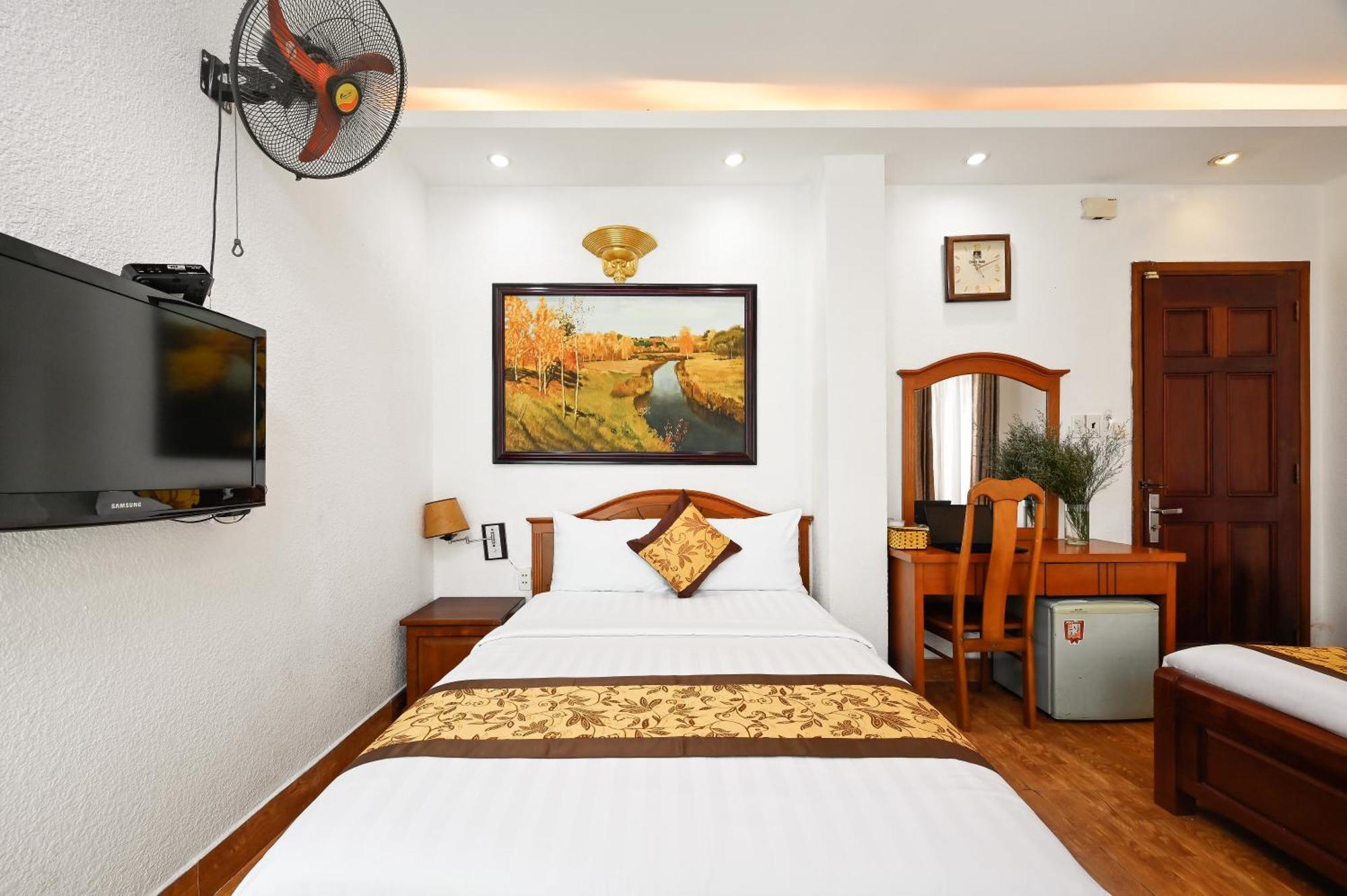 Queen Saigon Airport Khách sạn TP. Hồ Chí Minh