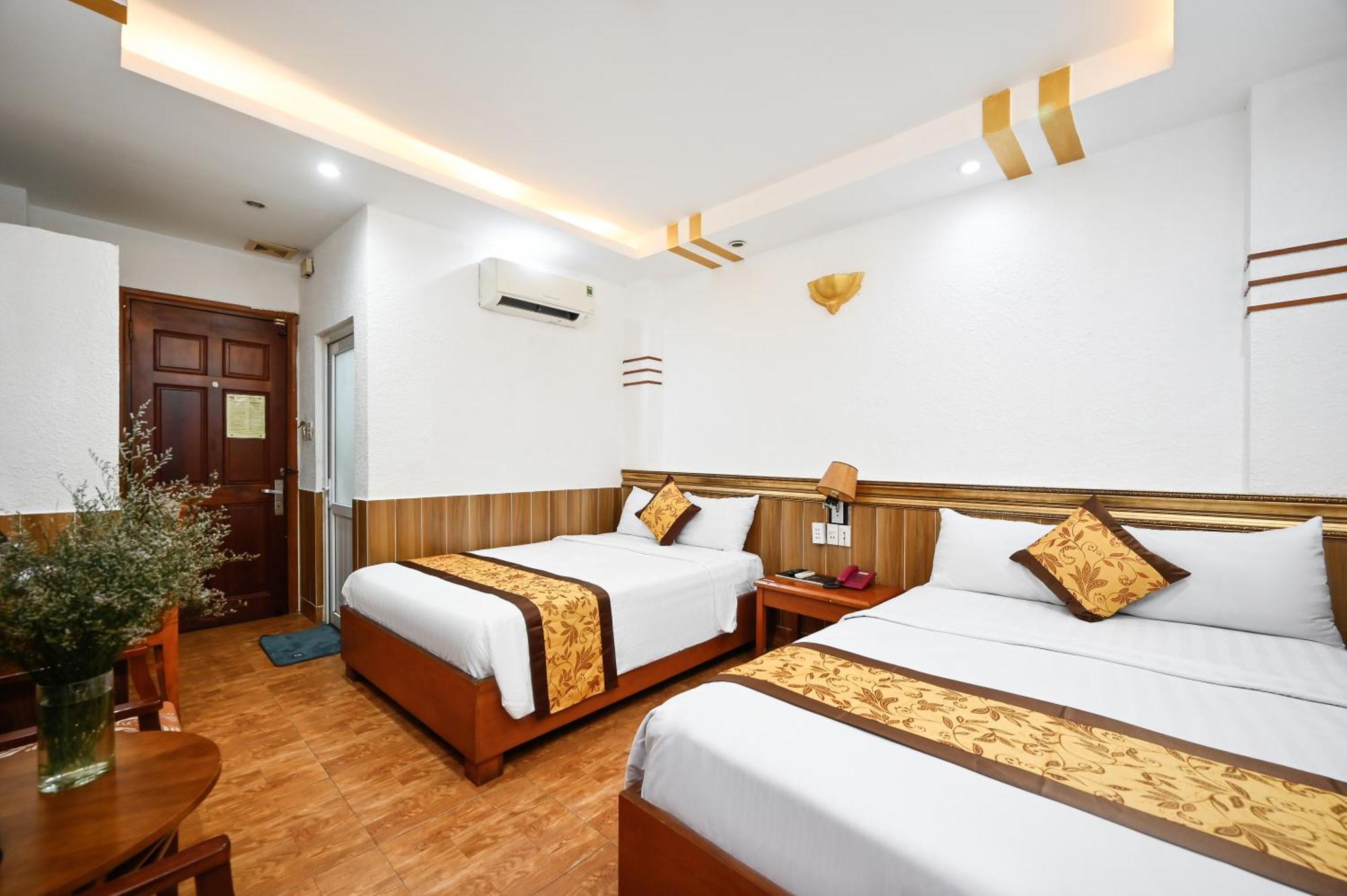 Queen Saigon Airport Hotel