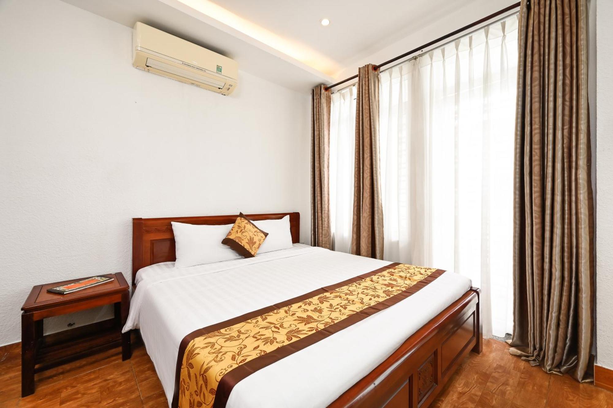 Khách sạn Queen Saigon Airport TP. Hồ Chí Minh