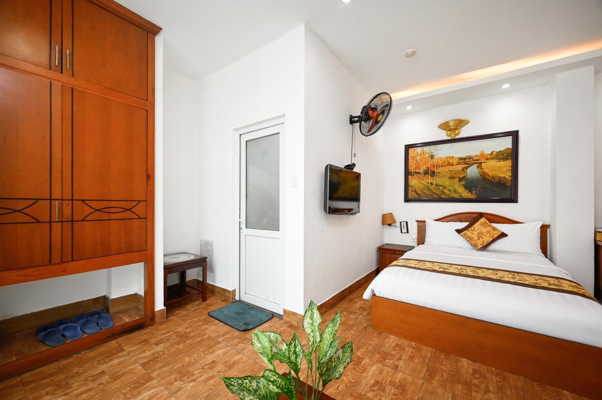 Queen Saigon Airport 3* TP. Hồ Chí Minh