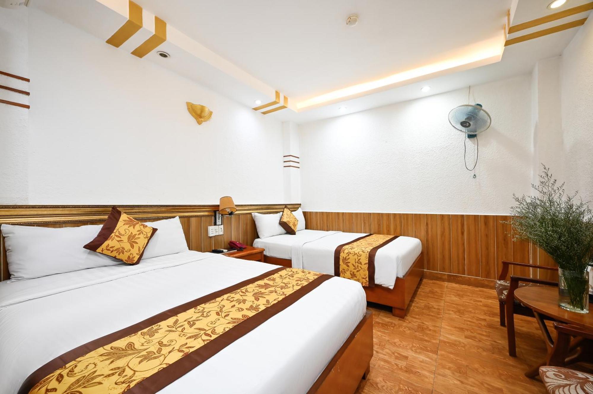 Queen Saigon Airport 3*