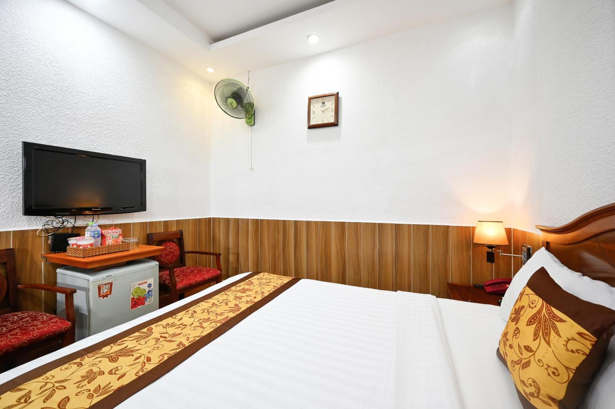 Queen Saigon Airport Khách sạn TP. Hồ Chí Minh