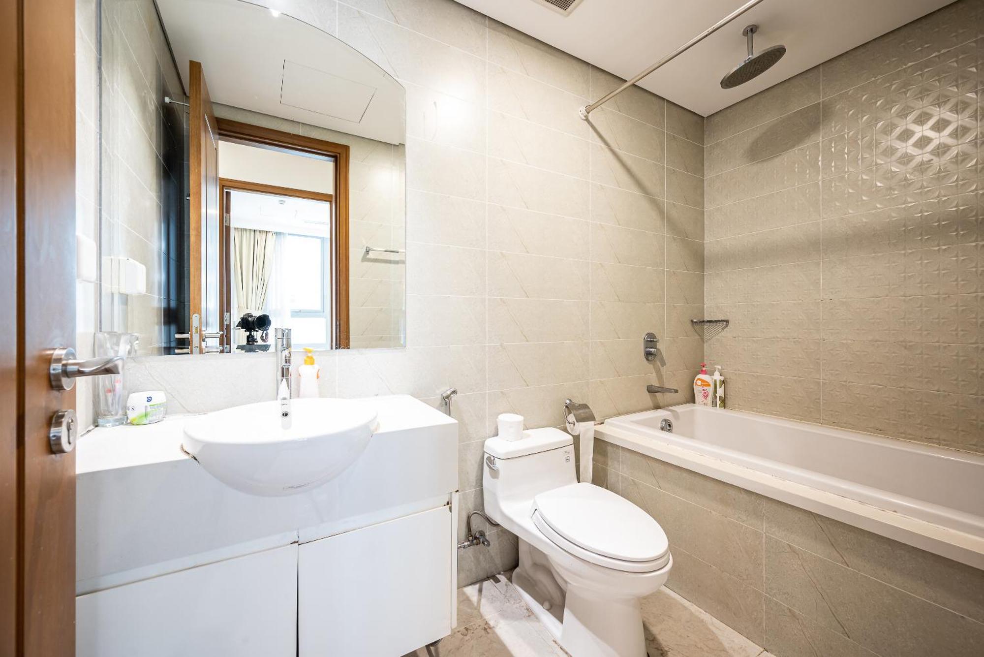 Vinhomes Park Apartment- Landmark Luxury Ho Chi Minh City