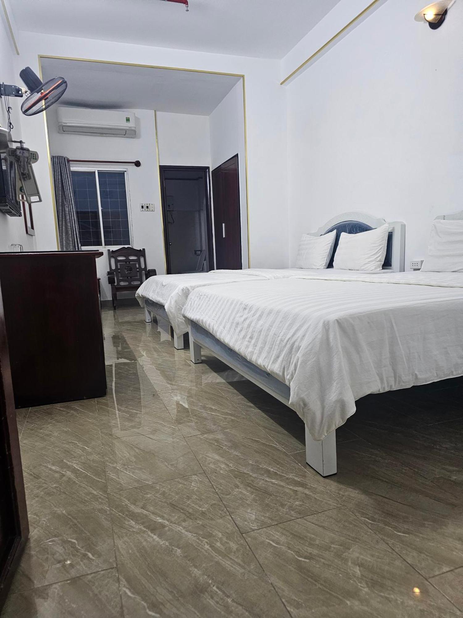 Hotel Khach San Trung Mai