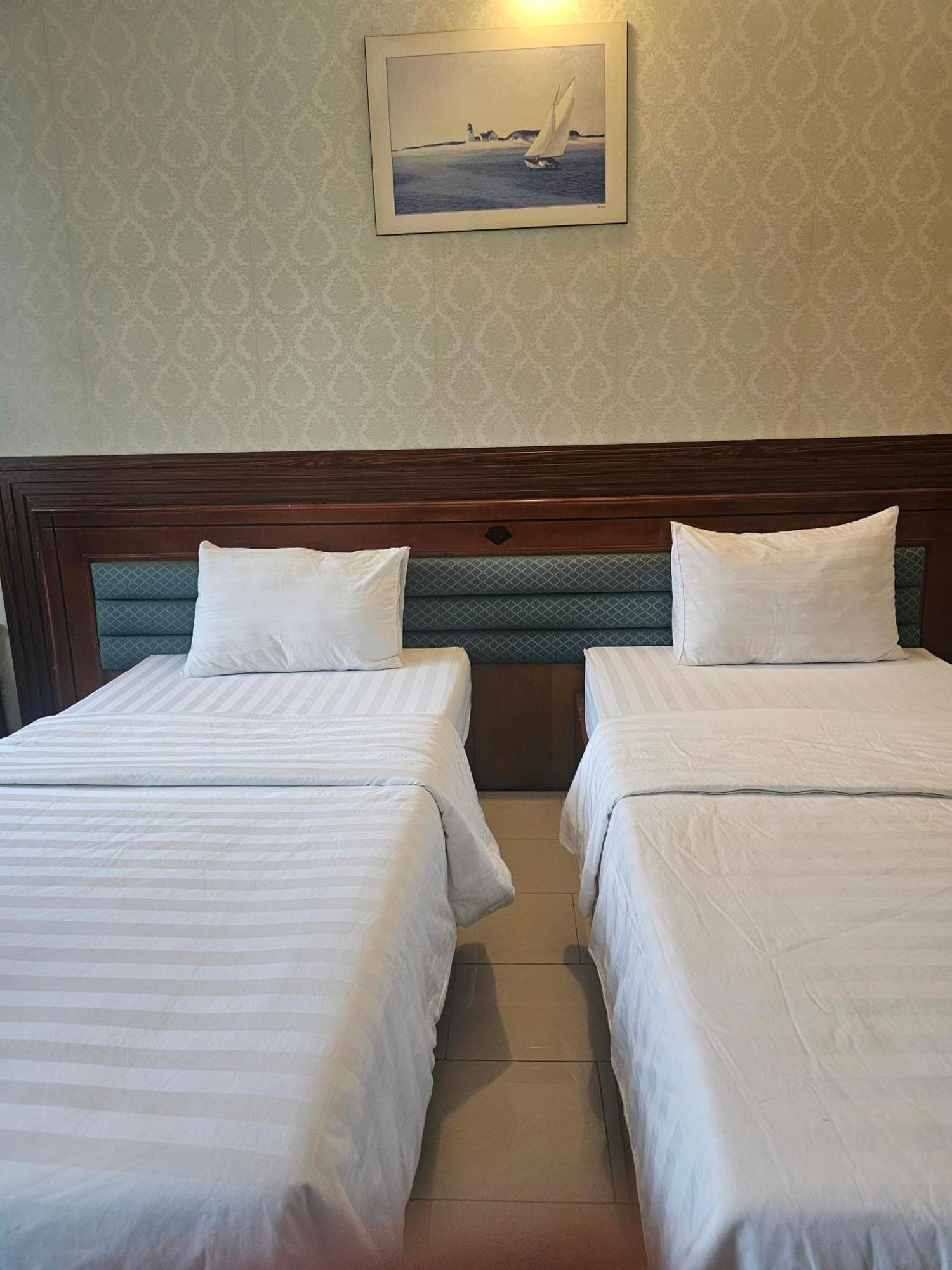 Hotel Khach San Trung Mai Ho Chi Minh City