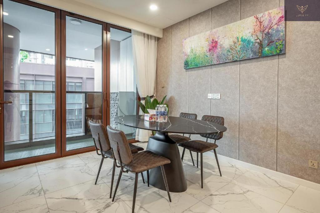 Landmark 81 Skyline Apartment *