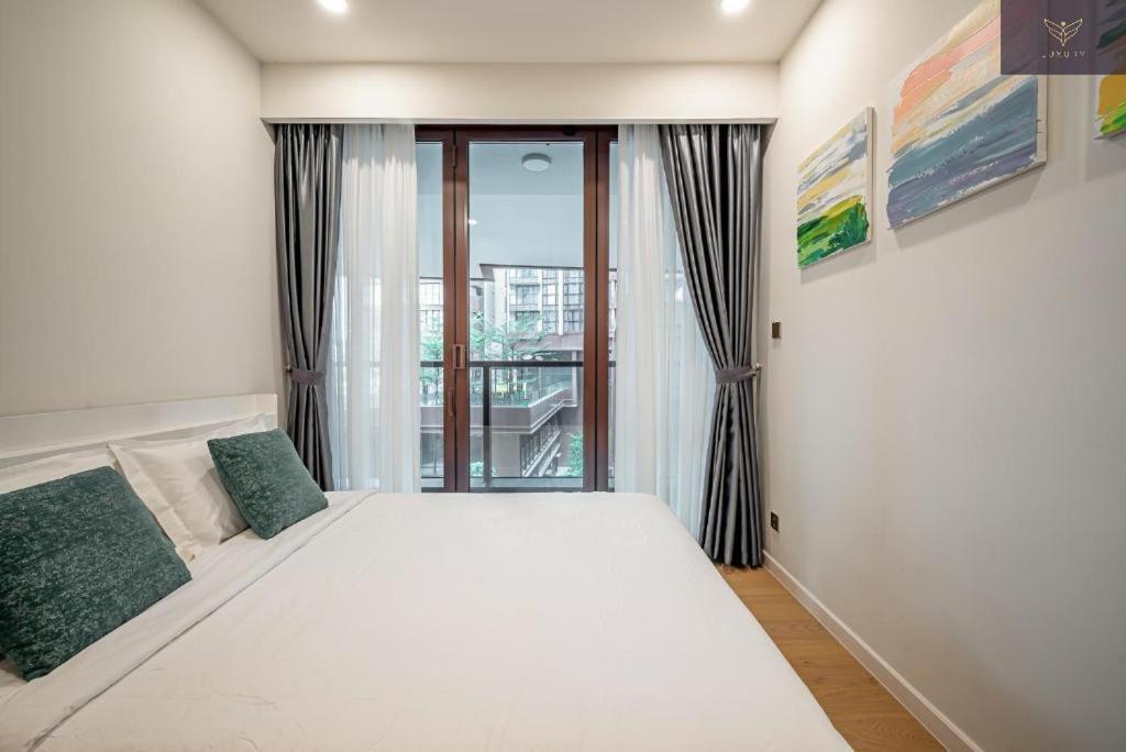 Landmark 81 Skyline Apartment *