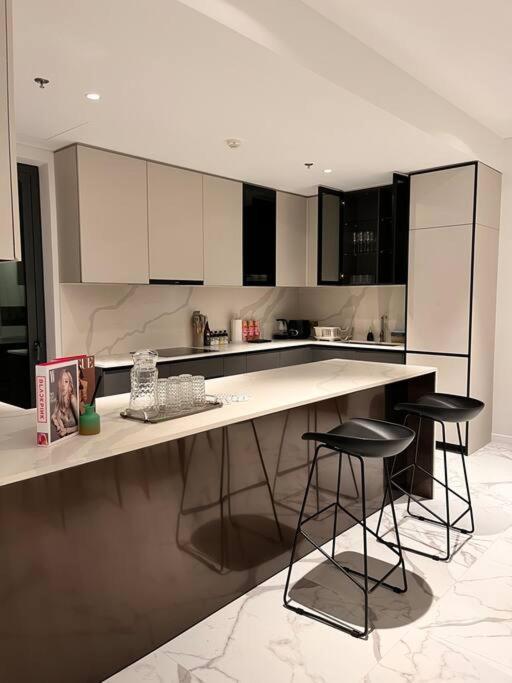 Metropole The Crest 3br D2 View 5 Quality * Ho Chi Minh City