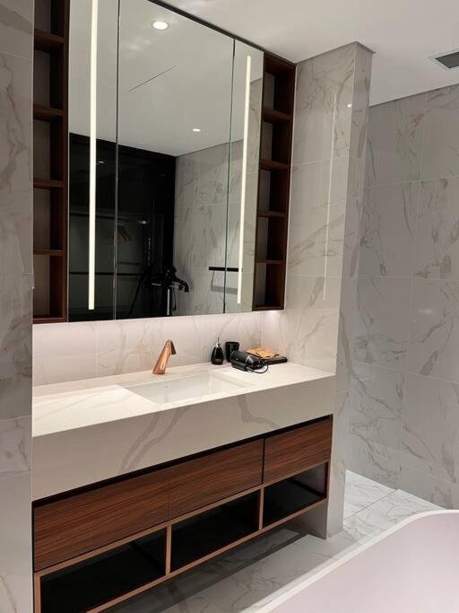 Metropole The Crest 3br D2 View 5 Quality *