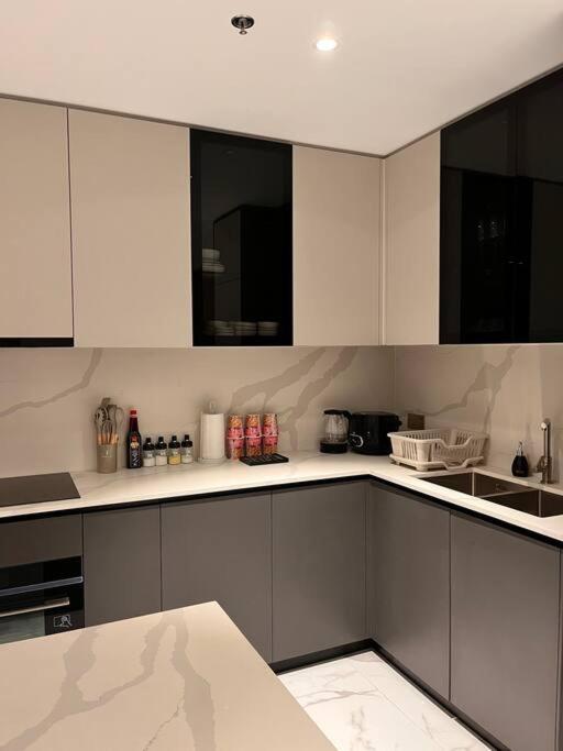Metropole The Crest 3br D2 View 5 Quality Apartment
