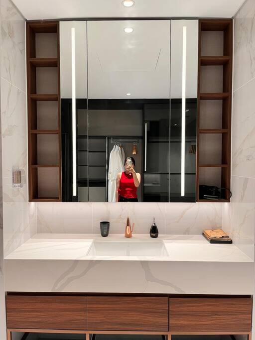 Metropole The Crest 3br D2 View 5 Quality * Ho Chi Minh City