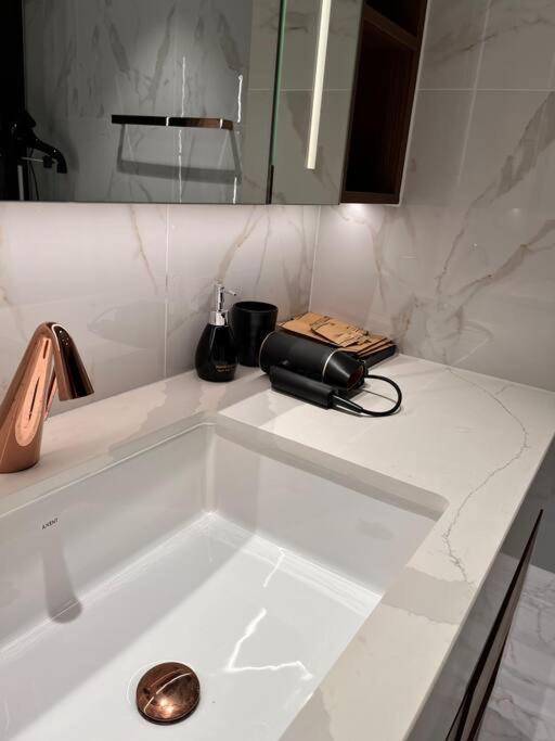 Apartment Metropole The Crest 3br D2 View 5 Quality Ho Chi Minh City