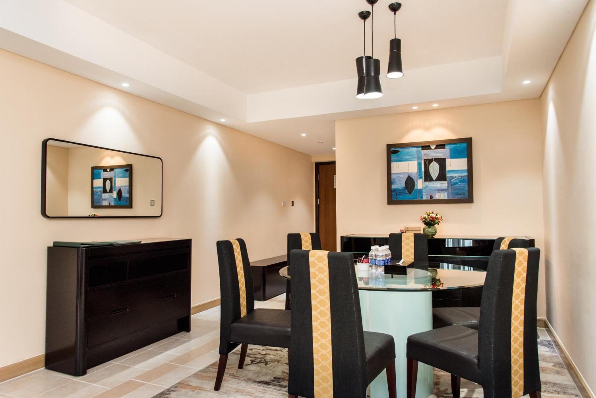 Khách sạn hẻo lánh Khu Căn Hộ Cao Cấp Sherwood 5*